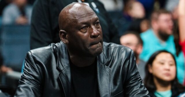 NextImg:Report: Michael Jordan in Talks to Sell Majority Stake in Charlotte Hornets