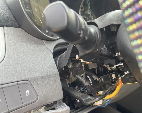 Steering column damage caused by smugglers during vehicle theft
