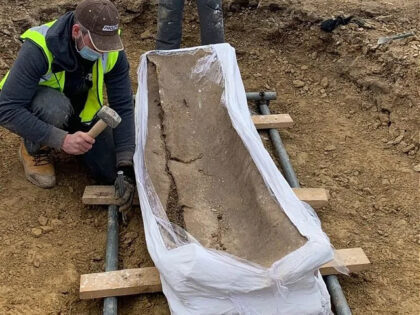 ‘Extremely Rare’ Coffin of Roman Aristocrat Discovered in 1,600-Year-Old British Cemetery