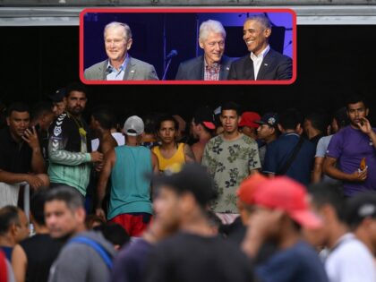 Venezuelan migrants arrive at an improvised shelter in Panama City, on October 23, 2022. - Nearly half a thousand Venezuelan migrants packed a makeshift shelter in the Panamanian capital after being stranded by the new United States order to expel people from Venezuela who arrive illegally at its border, AFP …
