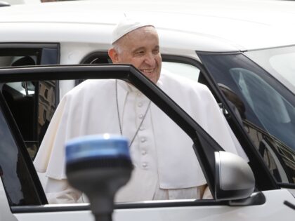 ROME, ITALY, APRIL 01: Pope Francis greets reporters and faithful before to enter the Vatican City, in Rome, Italy, on April 01, 2023. The Pope left the Policlinico Gemelli hospital after a 3-day hospitalization due to a respiratory infection. (Photo by Riccardo De Luca/Anadolu Agency via Getty Images)