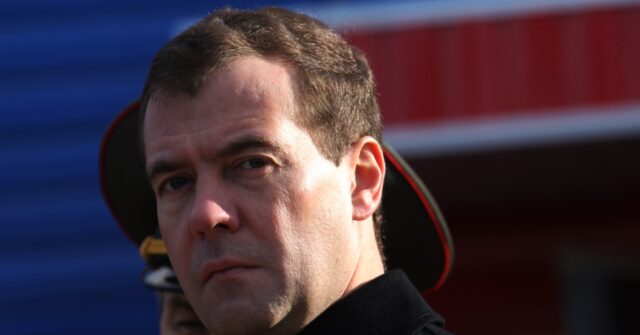 Medvedev Threatens to Send 'Eternal Enemy' UK Into 'Abyss' with Nukes - Vimarsana News