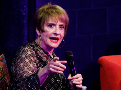Patti LuPone, left, talks with Seth Rudetsky while on stage at the Steppenwolf Theatre Com
