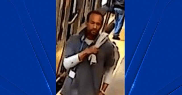 Police Hunt Suspect After NY Subway Rider Allegedly Stabbed With Ice Pick