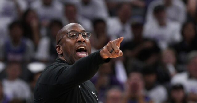 Kings' Brown Unanimous NBA Coach Of The Year - Breitbart