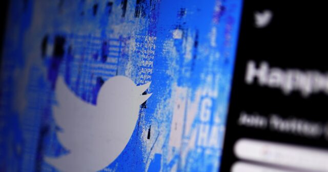 Twitter begins removing blue checks from users who don't pay - Vimarsana News
