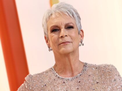 HOLLYWOOD, CALIFORNIA - MARCH 12: Jamie Lee Curtis attends the 95th Annual Academy Awards on March 12, 2023 in Hollywood, California. (Photo by Arturo Holmes/Getty Images )