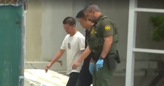 Smuggled Chinese Migrants Apprehended After Boat Landing on Florida Beach