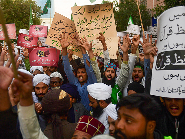 Activists of radical anti-blasphemy party Tehreek-e-Labbaik Pakistan protest against the b