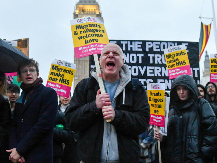 606k : Net Migration Surges to Fresh Record, Again Demolishing Tory Lies - Vimarsana News