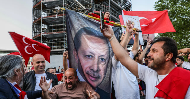 Germany: Parades for Erdogan Spark Diversity Fears for Progressives