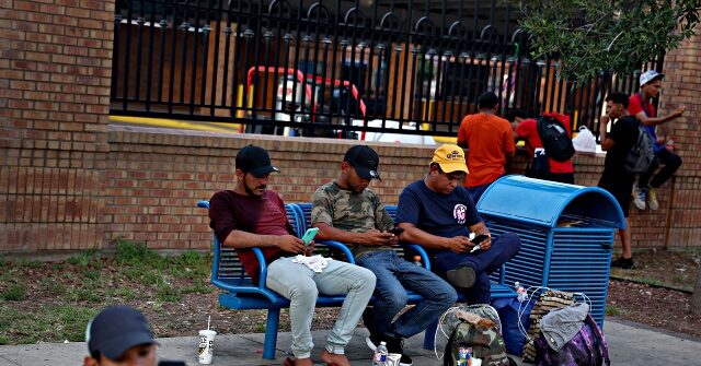 Homeless Americans Kicked Out of NY Hotel to Make Room for Migrants