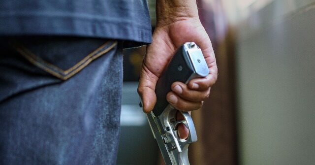NYC Bodega Owners Arm Themselves amid Surging Crime