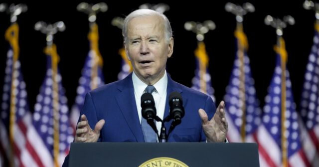 NextImg:Biden Struggles to Explain Delaying Debt Negotiations