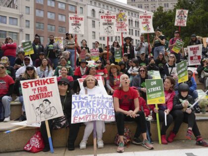Oakland teachers strike (Terry Chea / Associated Press)