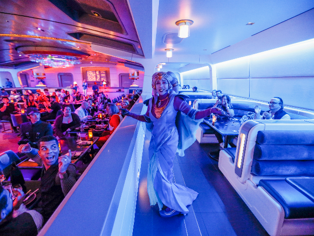 Disney Fail: Star Wars $4,800-a-Night Galactic Starcruiser Attraction in Florida Shutting Down - Vimarsana News