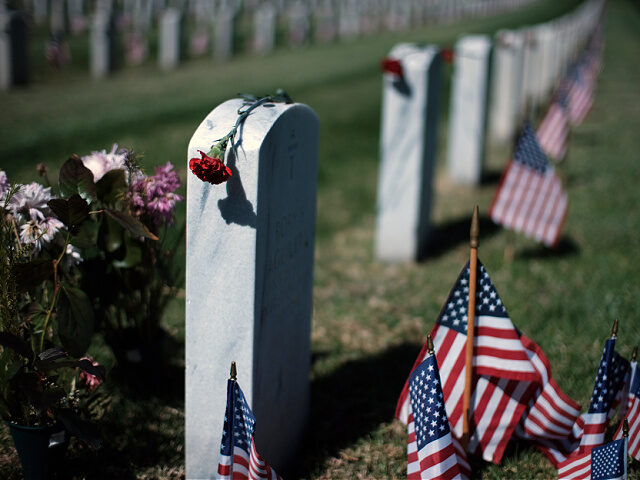 PHOTOS: 300K Graves at National Cemetery May Receive Flower for Memorial Day Thanks to ‘Patriotic’ Donors