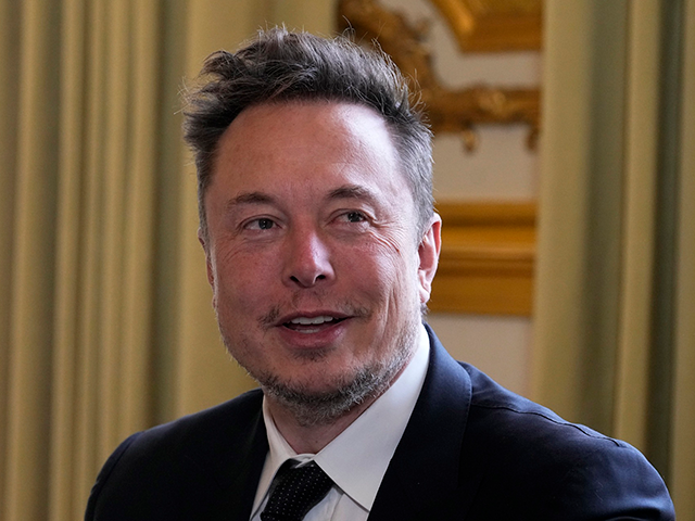 Elon Musk poses prior to his talks with French President Emmanuel Macron, May 15, 2023 at the Elysee Palace in Paris. A federal appeals court says Musk cannot back out of a settlement with securities regulators over 2018 tweets claiming he had the funding to take Tesla private. The 2nd …