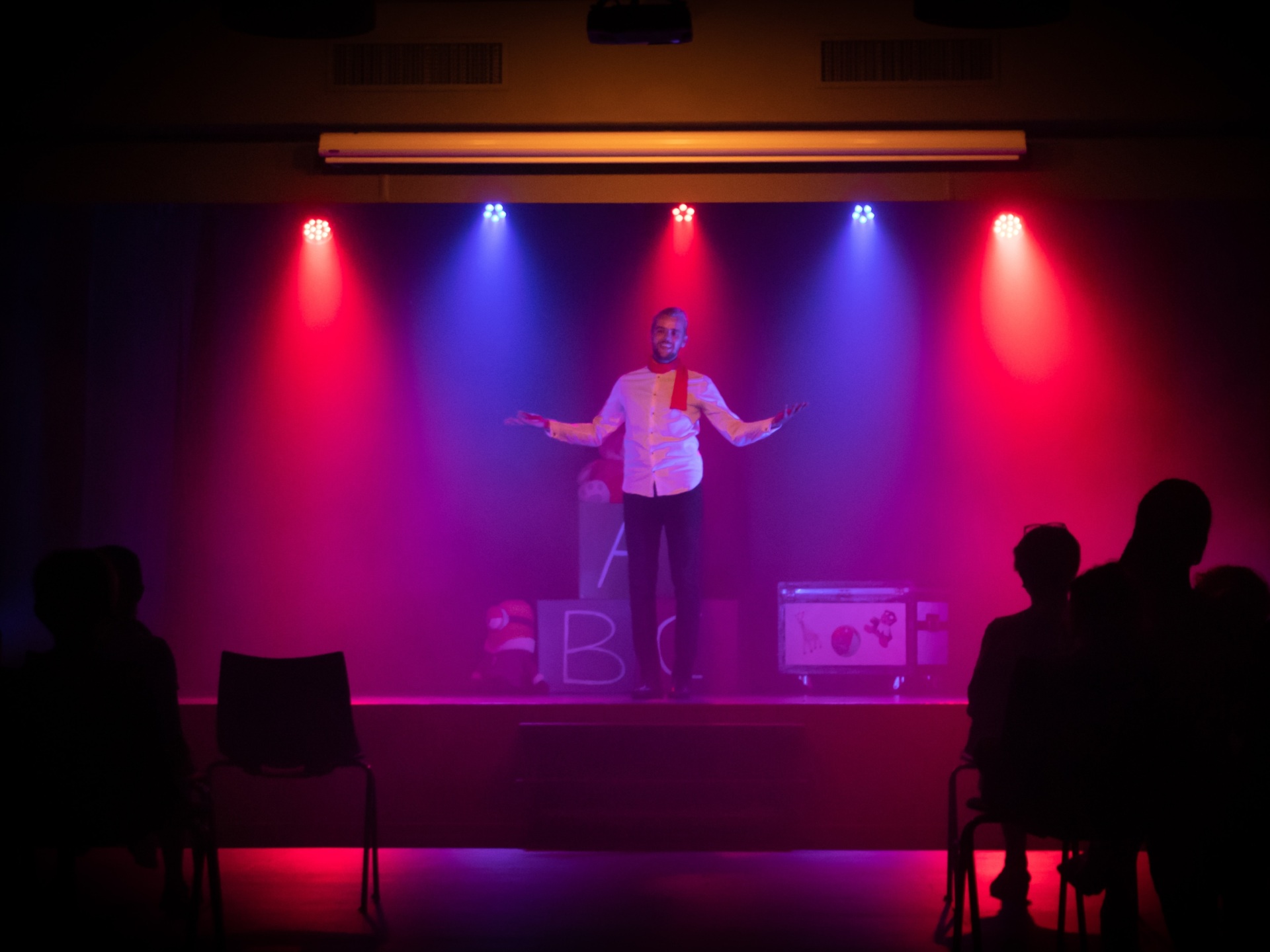 Chinese Communists Panic over Growing Popularity of 'Western' Stand-Up Comedy - Vimarsana News