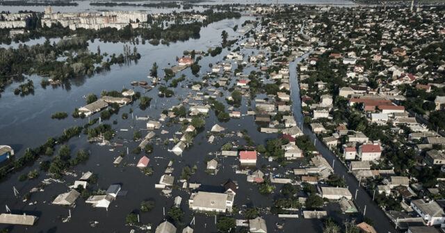 Ukraine Sayss Russia Shelling Citizens Evacuating From Flood Zone