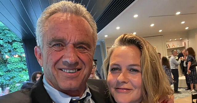 'Clueless' Star Alicia Silverstone Endorses Robert F. Kennedy Jr. for President: 'Deeply Disappointed with Political Leadership at Every Turn'