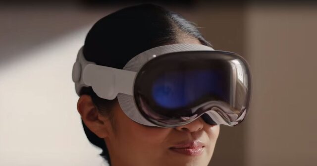 '$3,500 Snowboard Goggles:' Twitter Users Mock Apple's High Price Tag for 'Augmented Reality' Headset - Vimarsana News