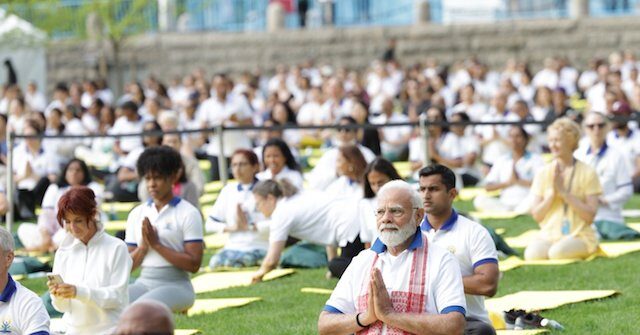 India’s Narendra Modi Leads Eric Adams, Richard Gere in U.N. Yoga Session