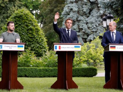 (From L) Ukrainian President Volodymyr Zelensky, French President Emmanuel Macron and German Chancellor Olaf Scholz hold a press conference in at Mariinsky Palace in Kyiv, on June 16, 2022. - The leaders of major EU powers France, Germany and Italy vowed on June 16 to help Ukraine defeat Russia and …