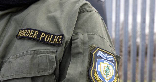 Five Greek Police Officers Arrested for Assisting Illegal Migrants