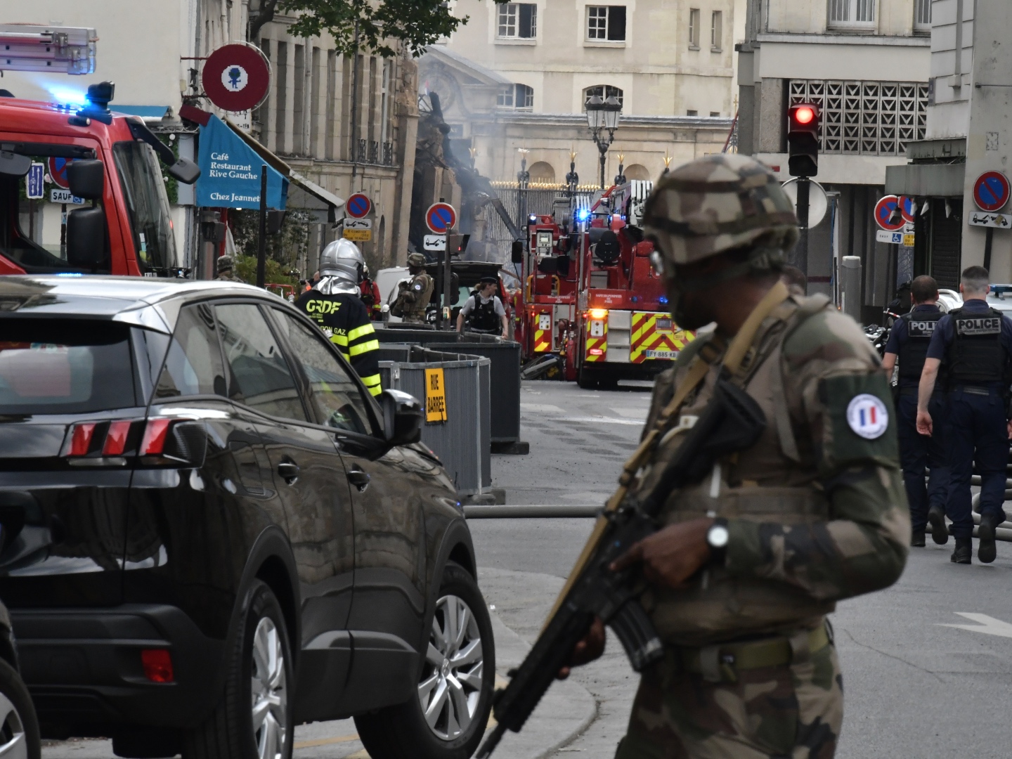 Massive Explosion at Paris' American Academy Leaves Dozens Injured - Vimarsana News