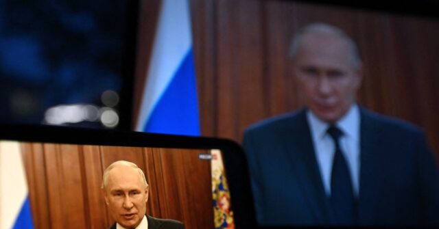 Putin Vows Organisers of 'Treasonous' Mutiny Will Be 'Brought to Justice'