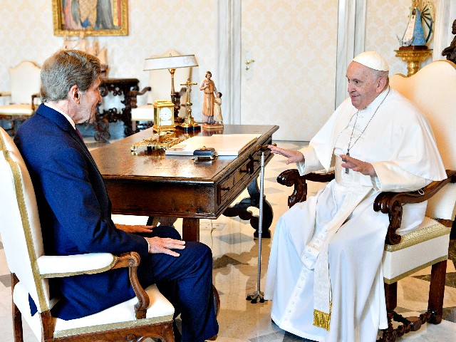 (EDITOR NOTE: STRICTLY EDITORIAL USE ONLY - NO MERCHANDISING) Pope Francis meets U.S. Special Presidential Envoy for Climate John Kerry at the Apostolic Palace on June 19, 2023 in Vatican City, Vatican. (Photo by Vatican Media via Vatican Pool/Getty Images)