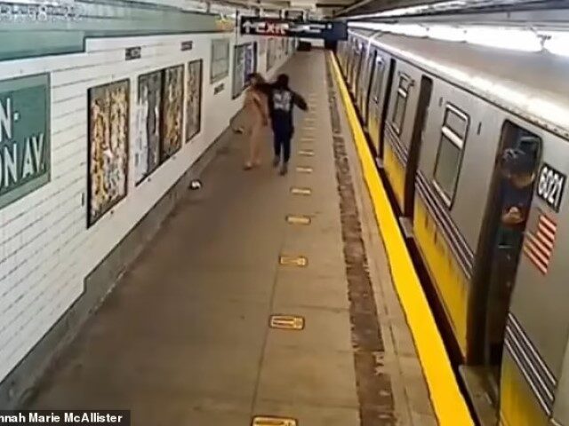 Man attacks woman on NYC subway platform