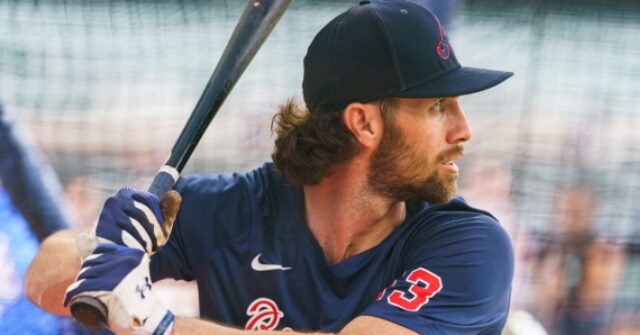Braves Release Charlie Culberson Hours Before His Dad Was Set to Throw First Pitch on Father's Day