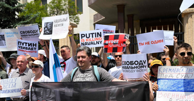 Russia: Over 100 Dissidents Arrested in Navalny Birthday Protests