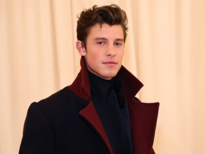 NEW YORK, NEW YORK - MAY 02: (Exclusive Coverage) Shawn Mendes arrives at The 2022 Met Gala Celebrating "In America: An Anthology of Fashion" at The Metropolitan Museum of Art on May 02, 2022 in New York City. (Photo by Arturo Holmes/MG22/Getty Images for The Met Museum/Vogue )