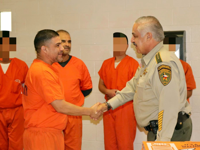 Feds Raid Office of Texas Border Sheriff Known for Downplaying Mexican Cartel Influence - Vimarsana News
