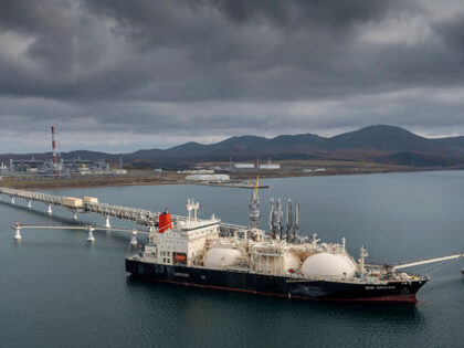 The tanker Sun Arrows loads its cargo of liquefied natural gas from the Sakhalin-2 project in the port of Prigorodnoye, Russia, on Friday, Oct. 29, 2021. A new report says Russia sent significantly more oil and coal to India and China over the summer compared with the start of the …