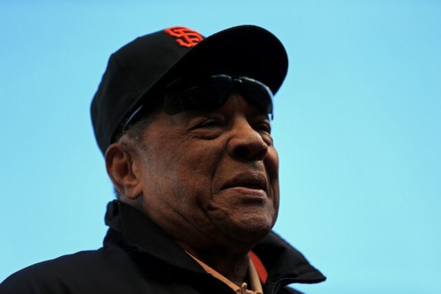 Baseball Hall of Famer Willie Mays and other former Negro Leagues greats will be honored n