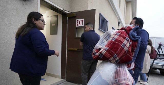 Second Bus Carrying Migrants from Texas Arrives in Los Angeles