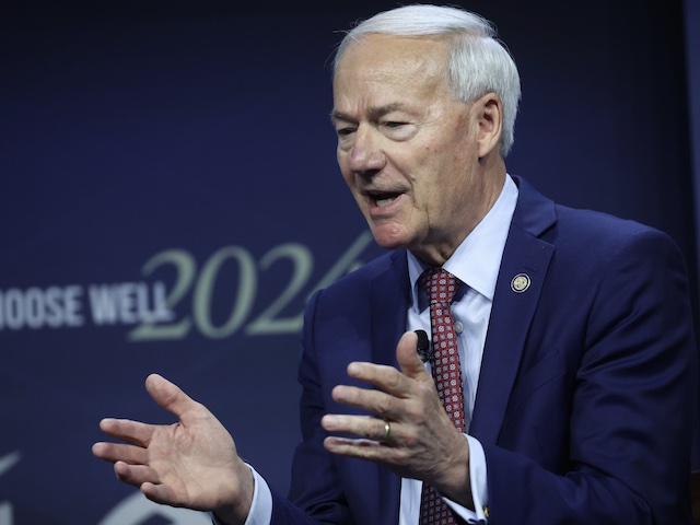 Asa Hutchinson, Polling at Less than 1 Percent, Will Not Commit to Pardoning Trump - Vimarsana News
