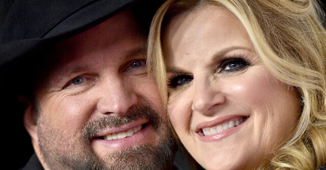 Watch: Garth Brooks, Trisha Yearwood Beg Their Fans to Donate Money to Ukraine