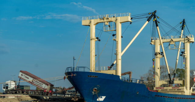 Russia Preparing to 'Enforce Blockade on Ukraine' With Warships