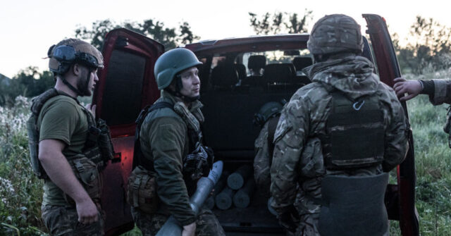 Out Lack of Men and Gear Gave Russia Time to Dig In, Says Zelensky
