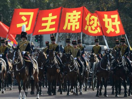 LONDON, UNITED KINGDOM - OCTOBER 20: Members of the cavalry parade down the Mall during the visit of China's President Xi Jinping on October 20, 2015 in London, England. The President of the Peoples Republic of China, Mr Xi Jinping and his wife, Madame Peng Liyuan, are paying a State …
