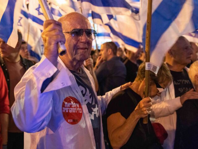 Israeli doctor protest (Matan Golan/SOPA Images/LightRocket via Getty)