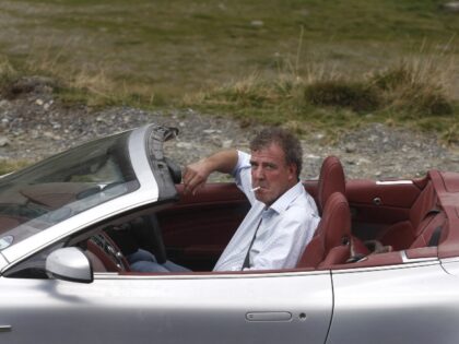 Jeremy Clarkson smokes while driving
