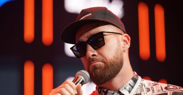 Chiefs' Travis Kelce Tried to Give Taylor Swift His Phone Number, She Didn't Want It