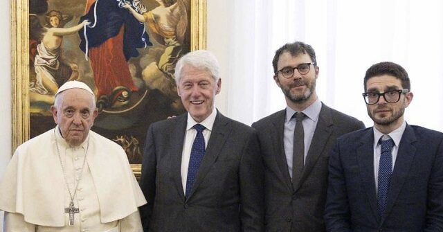 NextImg:Pope Francis Meets with Bill Clinton and Alex Soros