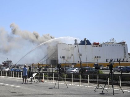 2 firefighters died, 5 injured responding to cargo ship fire in port of Newark NEWARK, NEW JERSEY - JULY 6: Firefighters respond a fire on a ship docked at Port Newark, New Jersey, United States on July 6, 2023. Two Newark firefighters died and five were injured late Wednesday as …